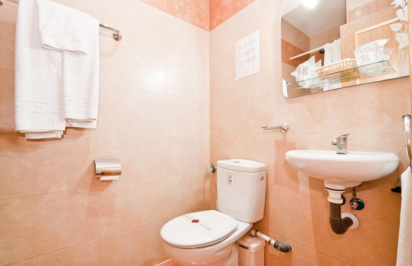 Hostal Las Cortes Madrid Exterior photo