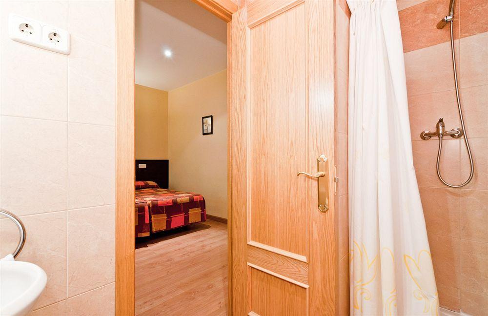 Hostal Las Cortes Madrid Exterior photo
