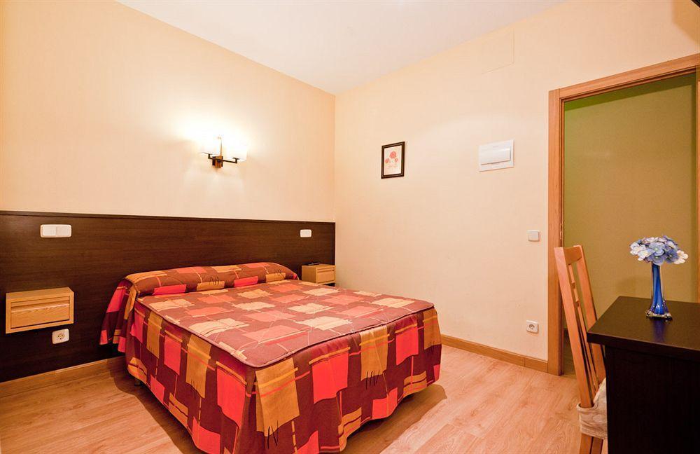 Hostal Las Cortes Madrid Exterior photo