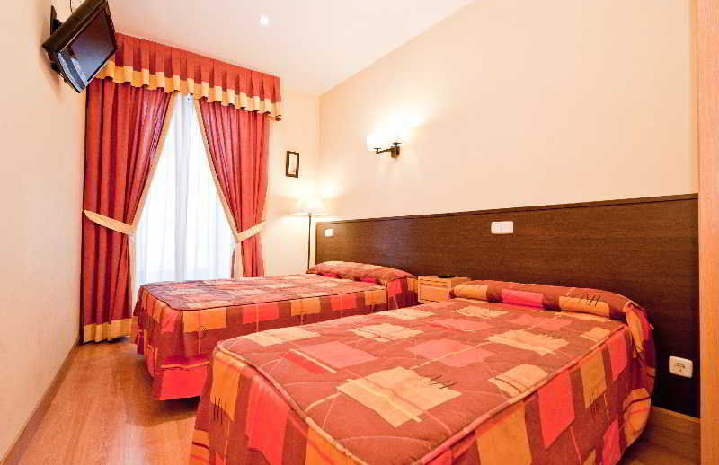 Hostal Las Cortes Madrid Exterior photo