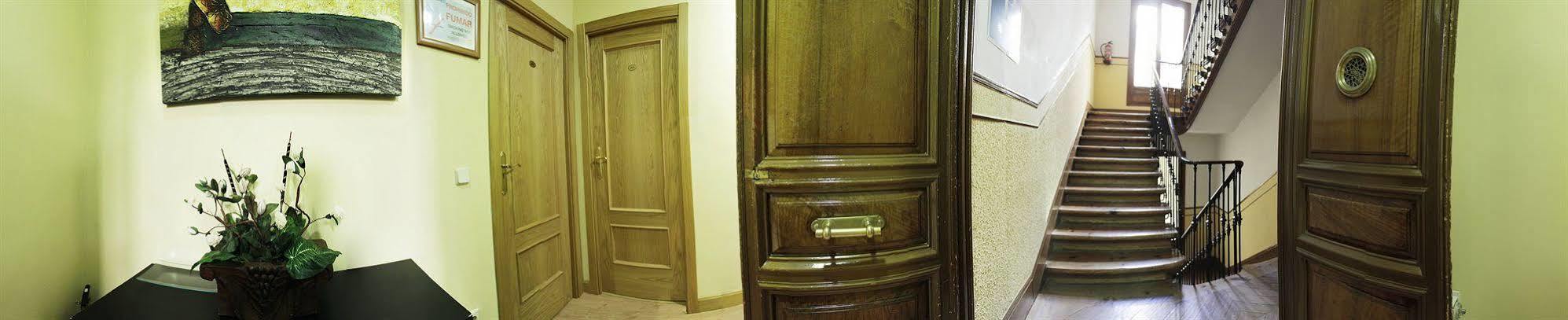 Hostal Las Cortes Madrid Exterior photo